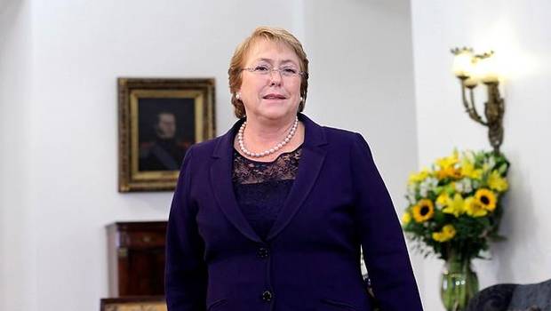 24HorasTVN's tweet photo. Presidenta Bachelet: "Chile no es un país corrupto" → http://t.co/s2FL1BnInN http://t.co/EHXbDNDmV4