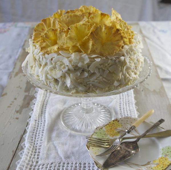 WhitworthsSugar's tweet photo. #BakingBlogOff Finalist No. 1 is @theeatingtree. RT this tweet to cast your vote for this bake to win! http://t.co/wlZqLRloMW