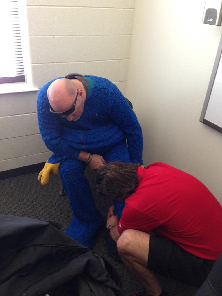 kstanjohnny's tweet photo. @BPrefo55 @BoomBoomBechard someone pulled the short straw http://t.co/6lll6BMHen
