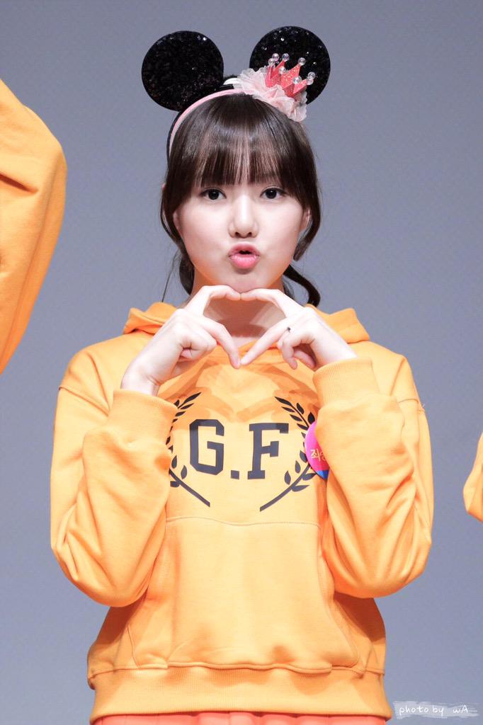 HyeGodbot's tweet photo. #100DaysBeingMyGFRIEND #100dayswithGFRIEND #100thDaysWithGFRIEND BLESS A 100 DAYS WITH G(OD)FRIEND http://t.co/BnXc0bPto6
