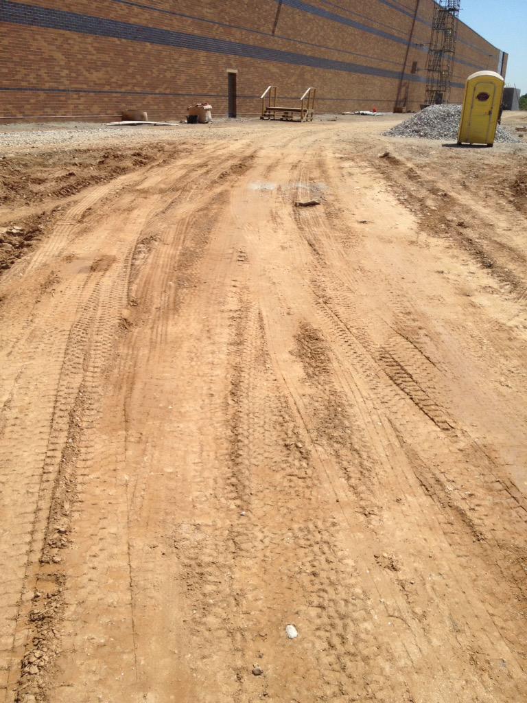 Walkin on a dirt road like this reminds me of Mkuru Kwa Njenga... #Africa #daydreaming