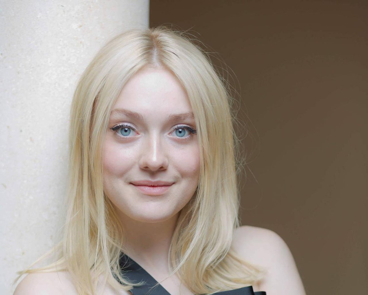 IndieWire's tweet photo. "I look for a good story &amp; good characters. I've happened to find them in independent movies." http://t.co/3nueSfflIp http://t.co/OwsJCmgFSU