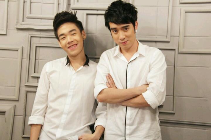 zom_1982's tweet photo. @b_jintawee @k_pirapop miz u...good night :) http://t.co/2s0bR1tVhi