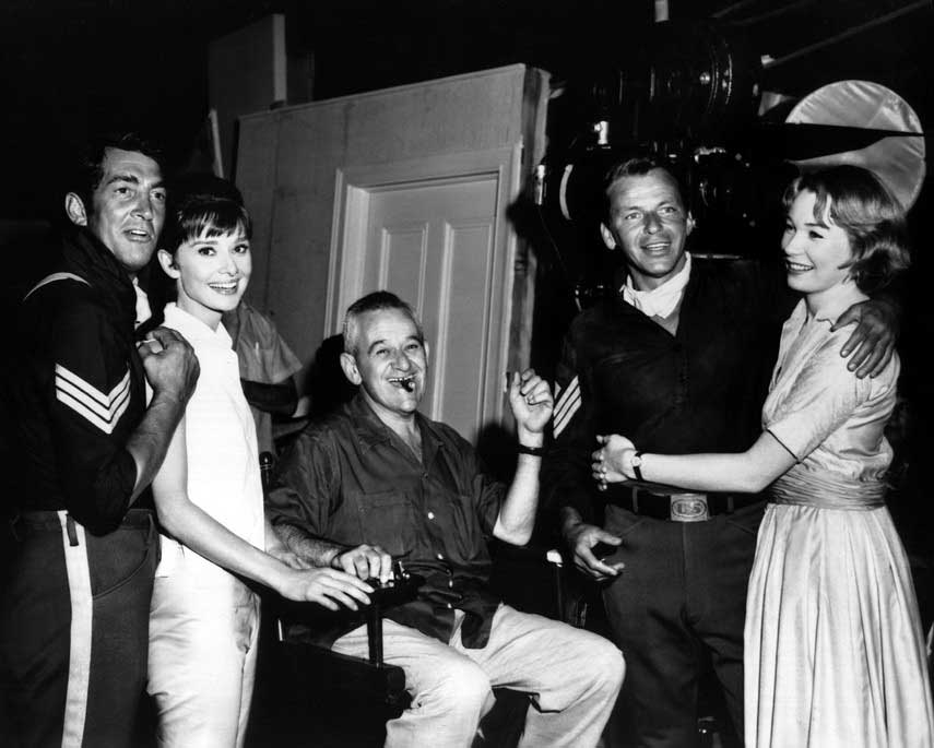 ClassicalCinema's tweet photo. Dean Martin, Audrey Hepburn, William Wyler, Frank Sinatra &amp; Shirley MacLaine on the set of The Children's Hour (1961) http://t.co/KWanUAgKxr