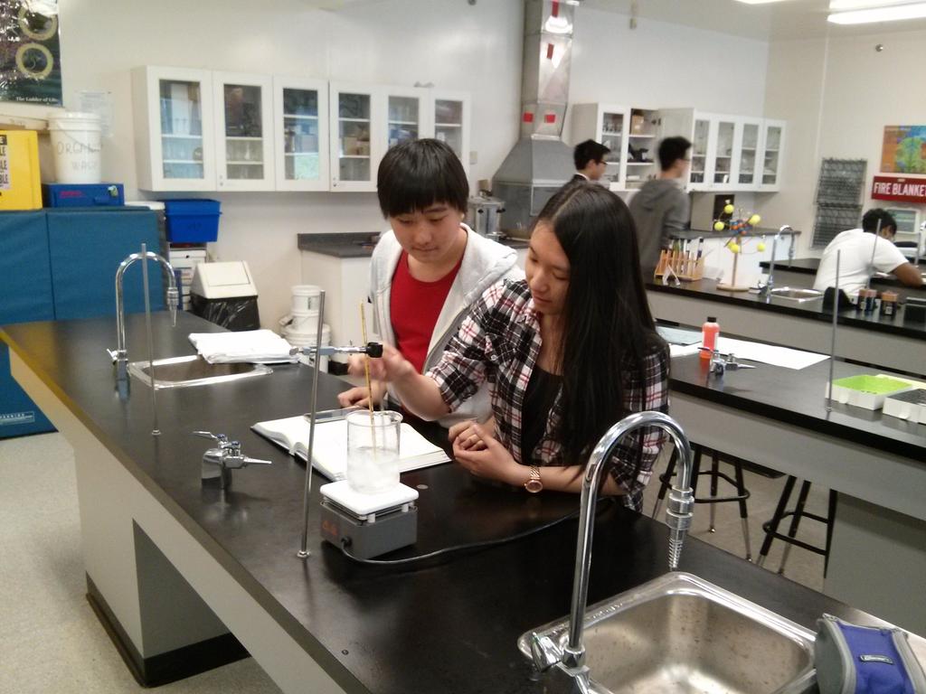 KNovakovicTCPHS's tweet photo. Determining the temperature changes as ice changes to water. http://t.co/Y72LJsQJay