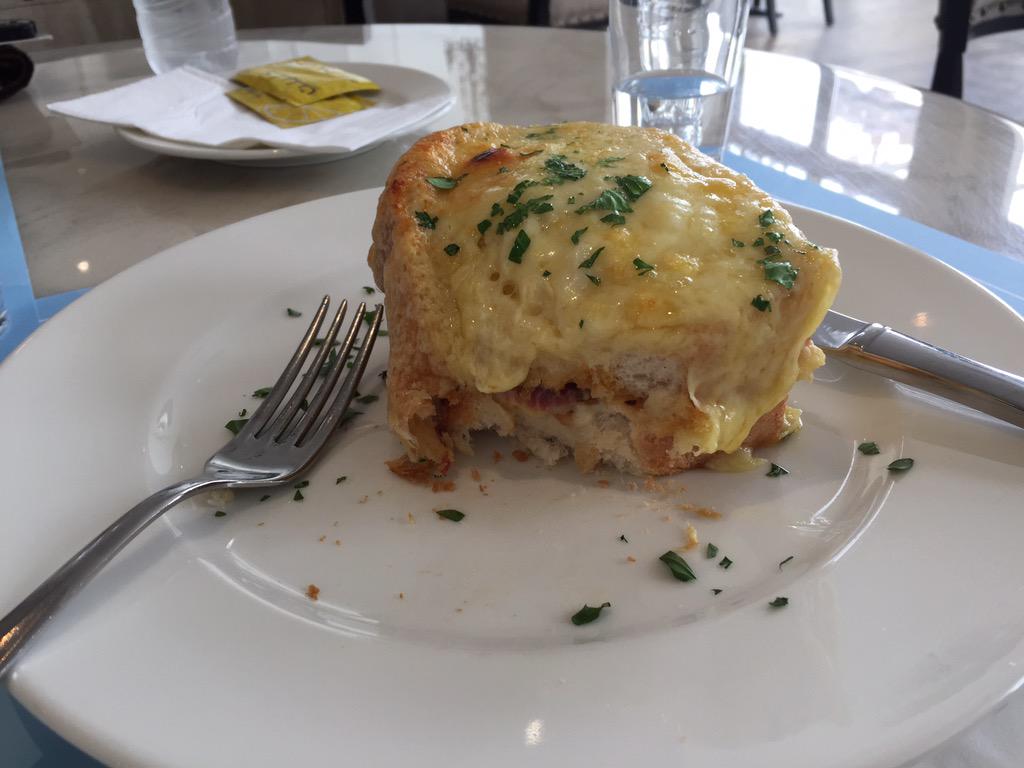 Mermaido3's tweet photo. #croqueMonsieur #Dubai #maisonBagatalle #thebest http://t.co/e8WFKcalmk