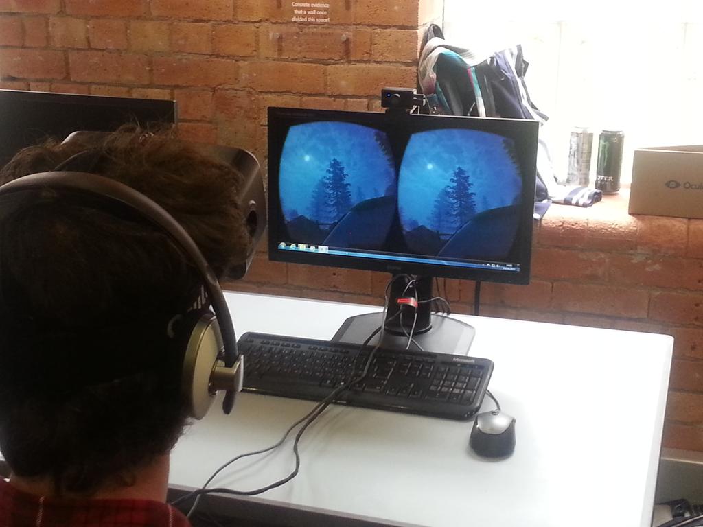 AlfrdRS's tweet photo. Courage game won best art award at the #gamedevderby2015 @glaakigames http://t.co/6SNleDdSj0