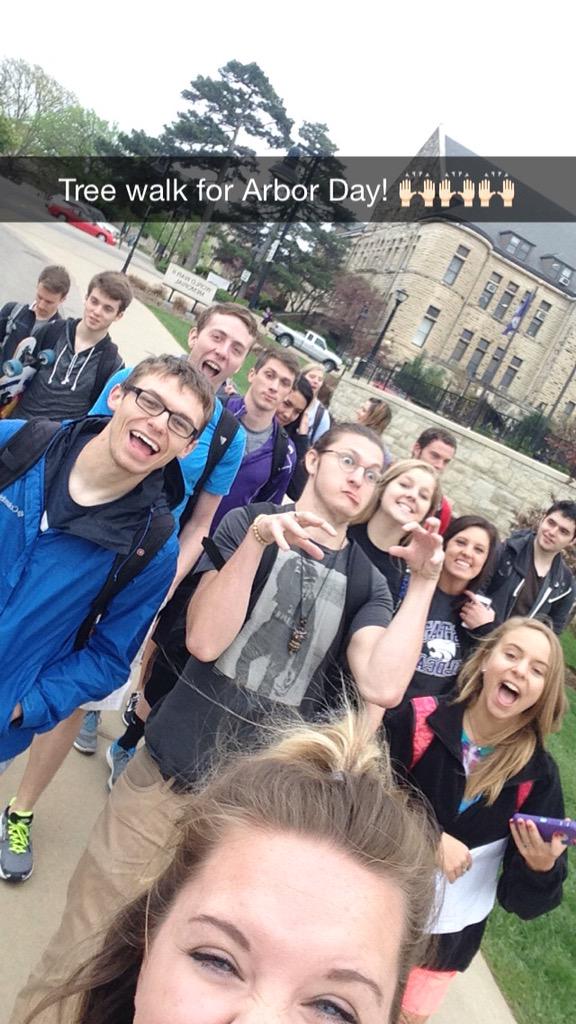 curpilk's tweet photo. American Nature class doing what we do best. Naturin'. Happy Arbor Day!    🌳🌲🌱🍃🌾🌻 http://t.co/LeLlvySAd8