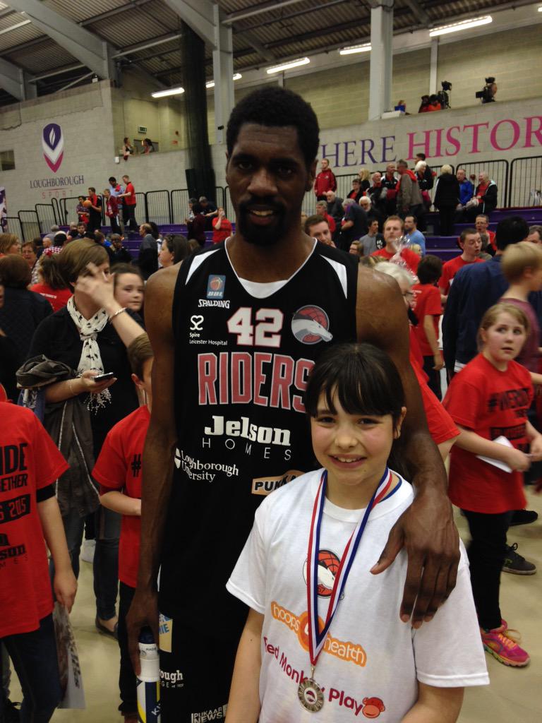 brettskiwarrior's tweet photo. So proud of Sienna who was on the winning St Barts team at tonight's match. Thank's @trayvonnw32 for the pic #o2next http://t.co/d8UdiW7731