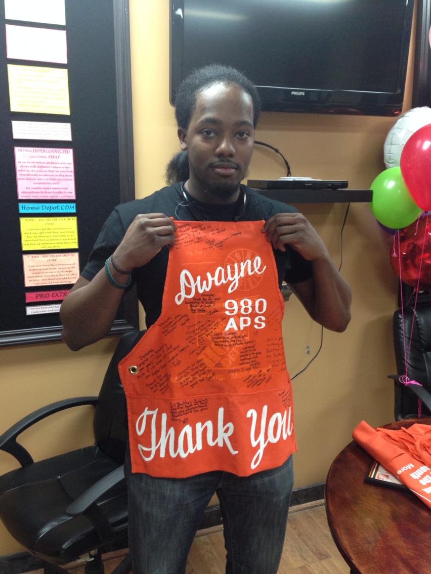 gonzobxny's tweet photo. Thank you Dwayne for your service to the Home Depot good luck sir! @BWickkiser14 @lightinthewoods http://t.co/iQ5k7RYqI8