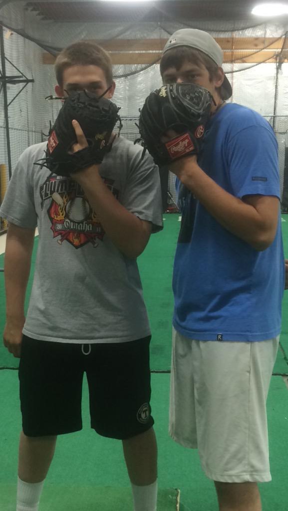 FznBullpen's tweet photo. That pitcher catcher bond❤️ #mesh http://t.co/9RkDRcmq4H