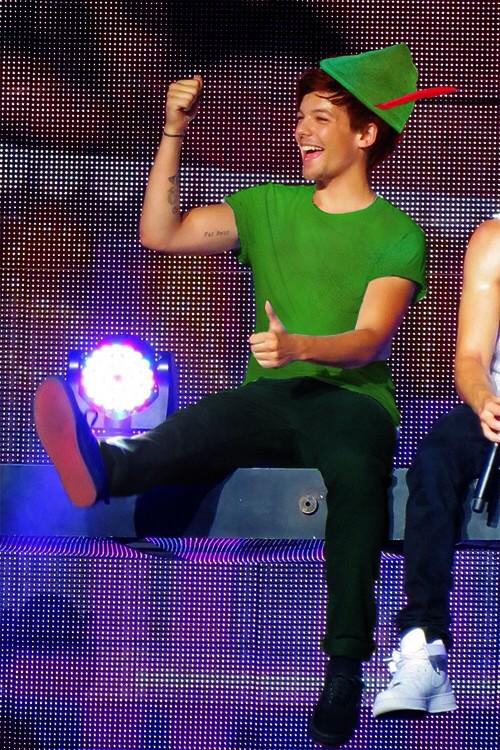 #FlashbackFriday to the time I crashed a One Direction concert! NEW RP! Retweet please? I'll take you to NeverLand!