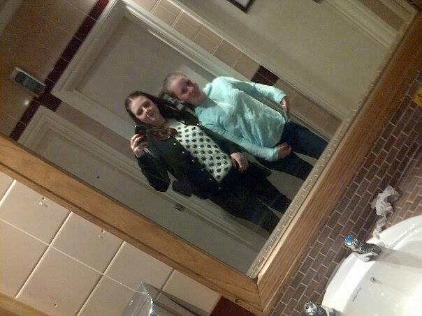 D_srylr's tweet photo. Sister birthday meal the other day wiv my gorgeous niece @CatzHolly http://t.co/QLoPB2iHdz