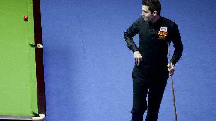 FRANCE24's tweet photo. Selby's reign ended as McGill stuns world champion http://t.co/DelXRPe8jm http://t.co/vu76CYnx1A