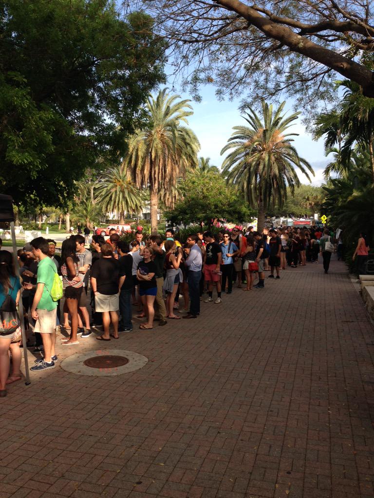 JoshBrandfon's tweet image. Lines are growing for tonight's @CanesNightLive Canes Carnival! Come check out the fun...