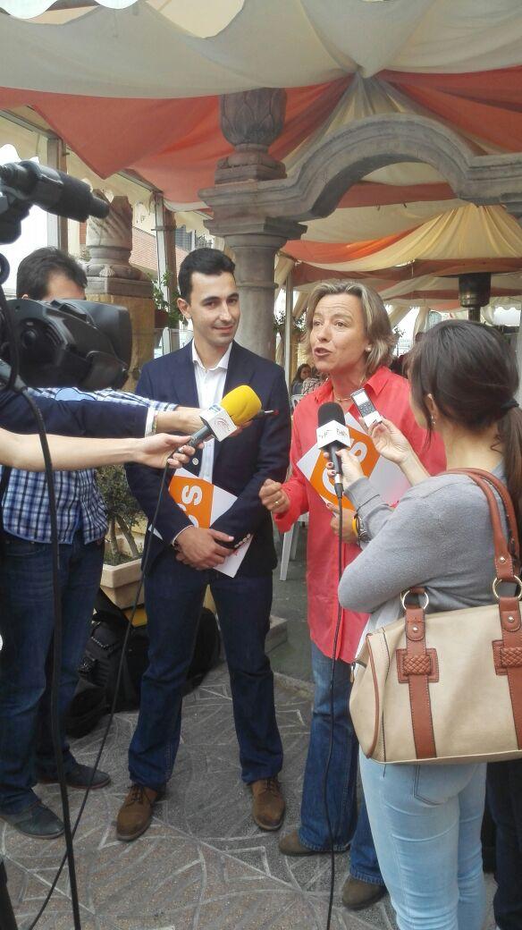 daviles22's tweet photo. Presentacion candidatura C's Baena arropados por Isabel Albas..arrancamos http://t.co/3A63TyBb5i