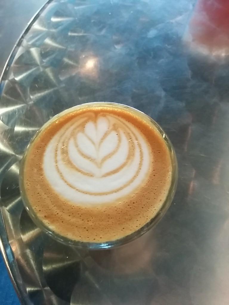 aar0w's tweet photo. houndstooth coffee yaaas http://t.co/PmQvom0Z35
