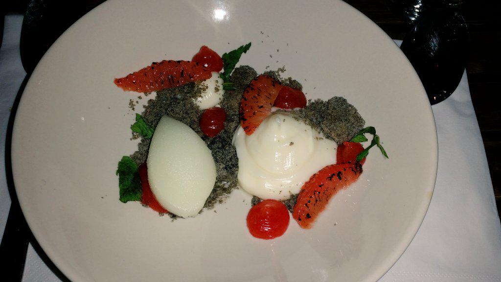 chigshah's tweet photo. @stage3hackney just had dessert where each bite wasa different sensation..u guys are truly talented @SmokeandSaltLDN http://t.co/YzccXGFtwZ