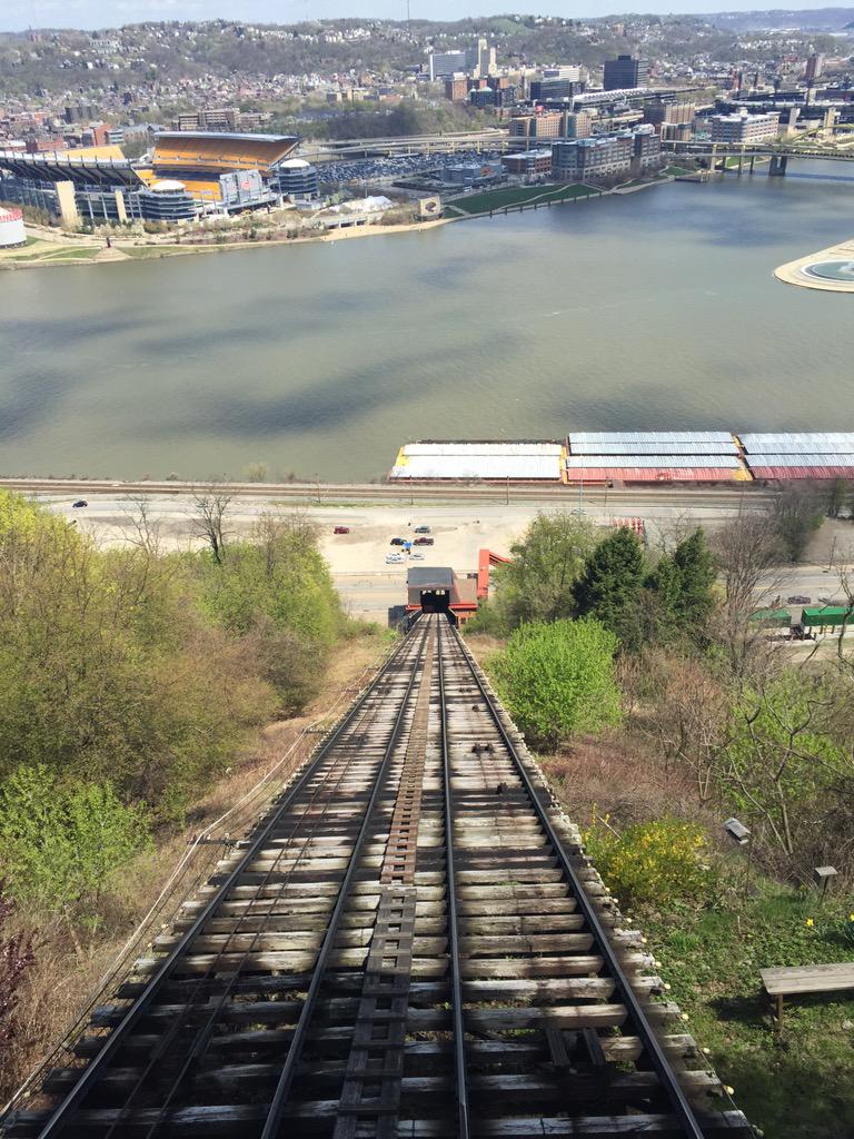 anna___engel's tweet photo. Up up away #PittsburghIncline http://t.co/U3220cLRxY