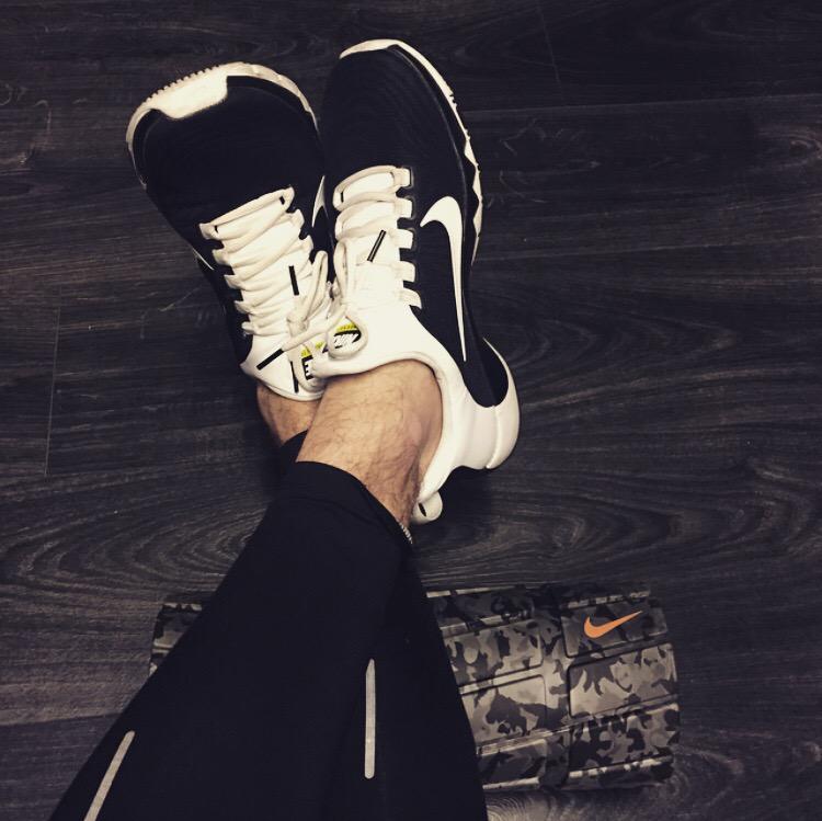 jamie_velocity's tweet image. Good roll out after being on my feet all day 😴 @niketraining #foamroll #nike #fitness #nikefree #training