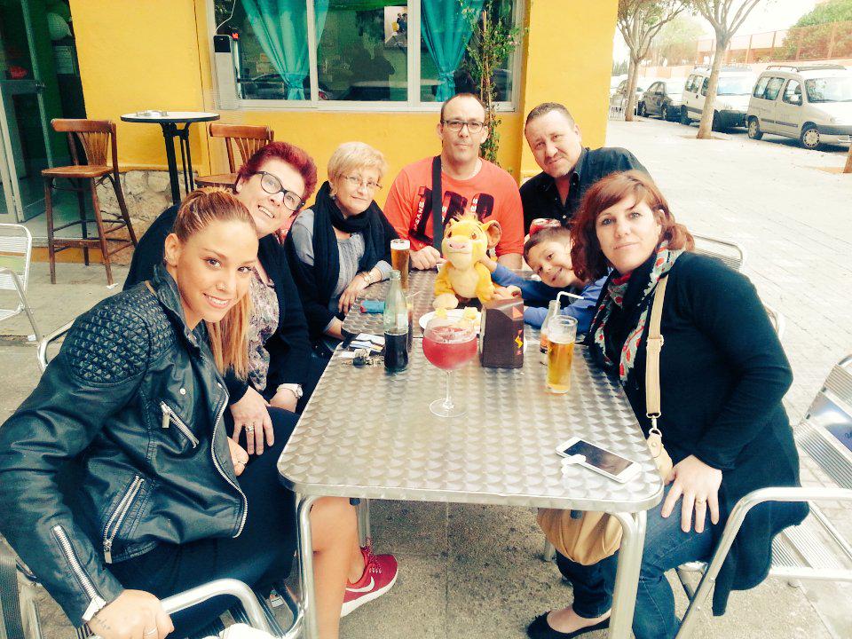 patricia_steisy's tweet photo. Dicese el grupo las xoxos jajajaj mis titos y sus amigos me meoo😂 esto es una artá de reir jajaja http://t.co/Cbjwf4t6nj