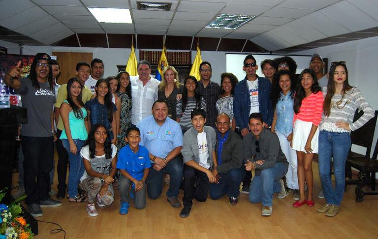 AleMarvez10's tweet photo. Continuamos sembrando valores. Niños participarán en programa #MásMúsicaCeroBalas #CMDNNA http://t.co/toeny1yILL