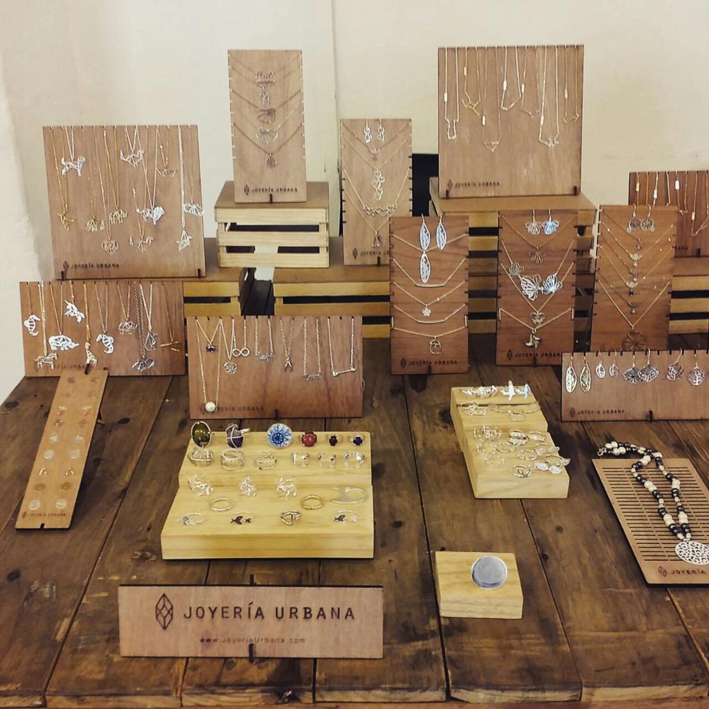 joyeriaurbana's tweet photo. Ya muy puestos en @BazarFUSION  con regalitos para sus mamás Londres 37  col Juarez #DeEnvidia #diseñomexicano #moda http://t.co/TC6kc035fw