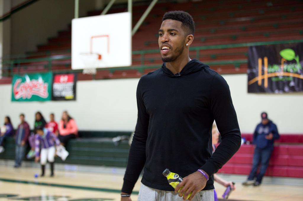 jtthekid's tweet photo. Thanks to @DRINKBODYARMOR for always keeping me hydrated on and off the court! #Fam #humfresh #upgradeyoursportDrink http://t.co/SOW5QiRKqc