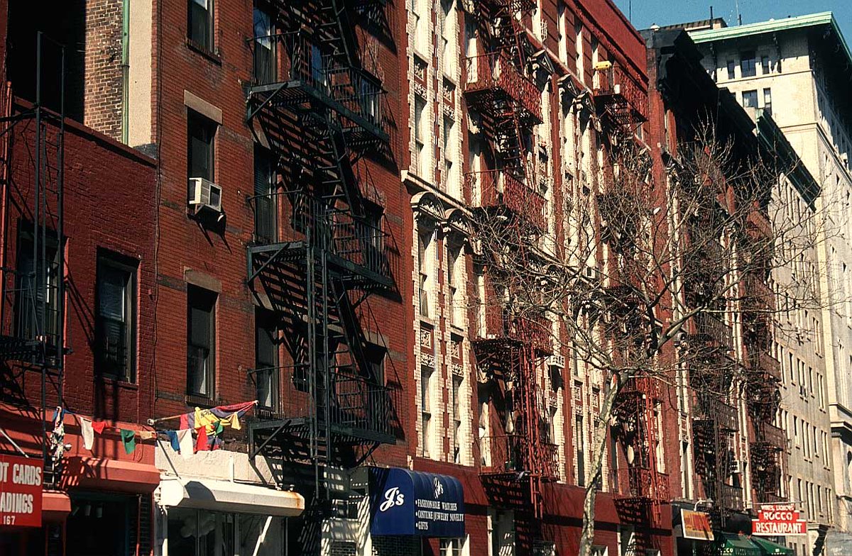 MakeRoomUSA's tweet photo. Demand for affordable rental housing continues to outpace supply. Time to #MakeRoom http://t.co/wai45TuHln