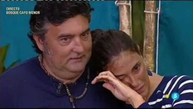 Supervivientes's tweet photo. Isabel se quedó muy afectada por la discusión que protagonizó en la palapa > http://t.co/7uitCOcOVx http://t.co/zr0j7RccQL