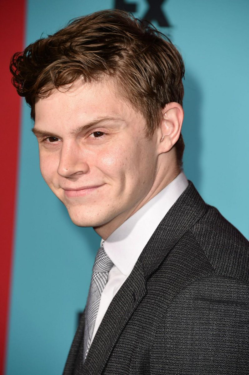 Cosmopolitan's tweet photo. The Cast of "American Horror Story: Hotel" Just Got Hotter http://t.co/Aour1J828L http://t.co/zimjCjpoB9