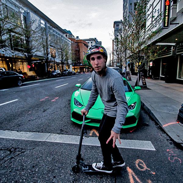 WarScooters's tweet photo. I'm thinking our ride is better...what do you think? #FridayFunDay #WarScooters #goplaces #OregonLove #PTown http://t.co/0qI0KDYxQg