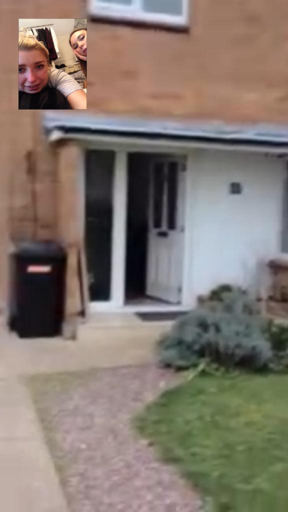 AliceLuya's tweet photo. Just got the grand tour of kendalls new house 😂👌🏼 @bkendall93 http://t.co/ZcJIl8s4PO