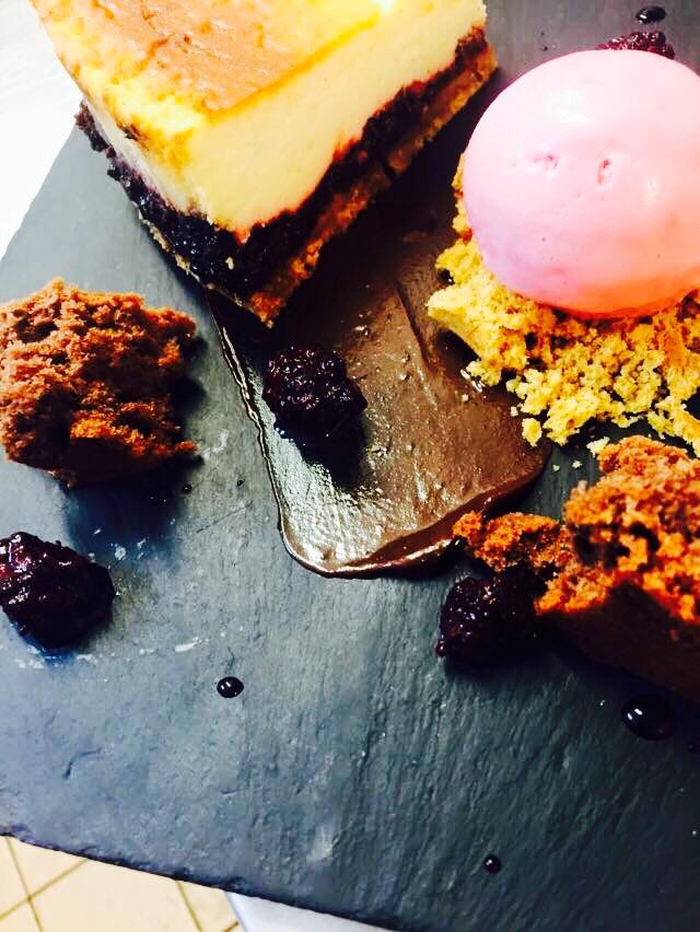 JoshSixxe's tweet photo. Something sweet?! @Idealcollection @WhiteStarTavern http://t.co/SmPEICAATW
