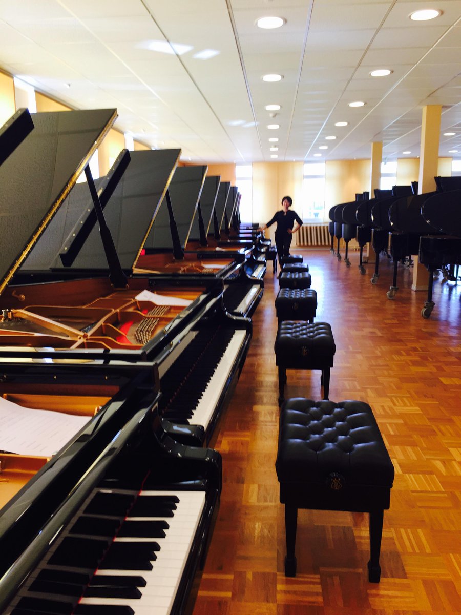 YujaWang's tweet photo. Which one?? @SteinwayandSons #Hamburg http://t.co/oNDhQ4cZ0D