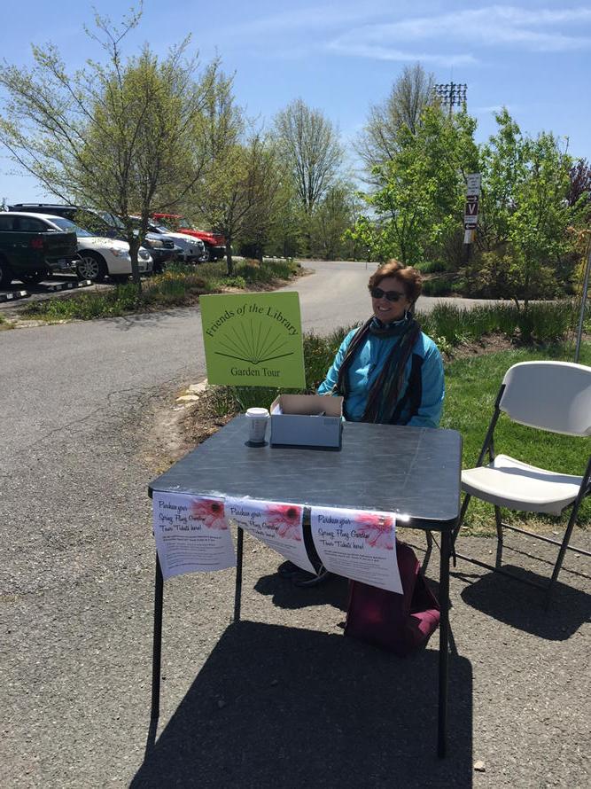 NRVGardenTour's tweet photo. Stop by the @VTHahnGarden &amp; buy your tickets for the Spring Fling Garden Tour!! http://t.co/Axo0vZw7cG