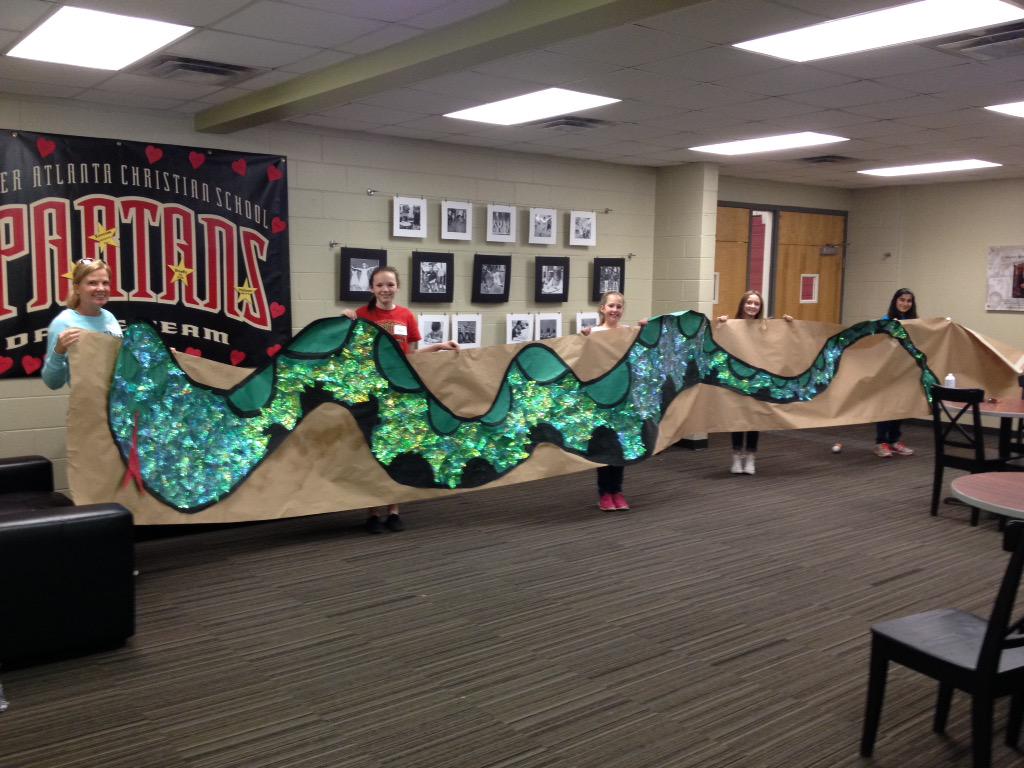swright1995's tweet photo. 6th grade service day!  These awesome girls created a snake for the 1st grade program :) #GACJH http://t.co/yoO7dnhWbT