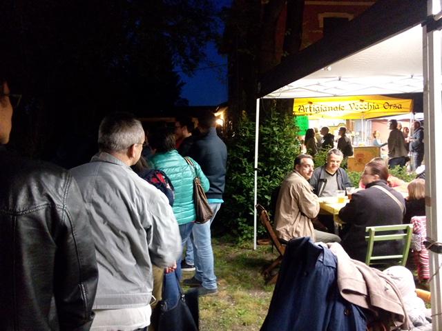 Buon compleanno <a href="/VecchiaOrsa/">Fattoriabilità</a> , la fila per la birra è un po' lunga, ma le birre la meritano!