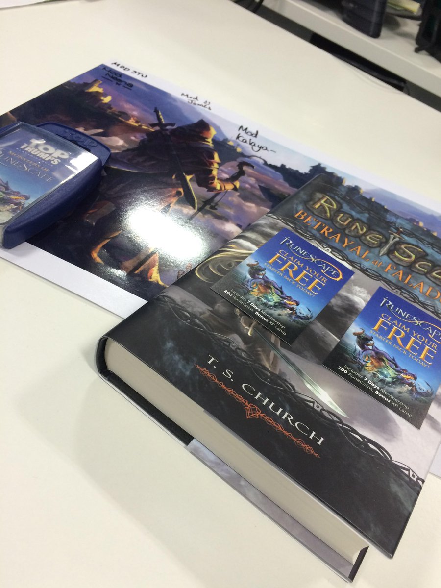 RuneScape's tweet image. #FreeStuffFriday time!

WIN: these RuneScape goodies! Just RT and follow us to enter. Good luck, &amp;amp; happy 'Scaping!