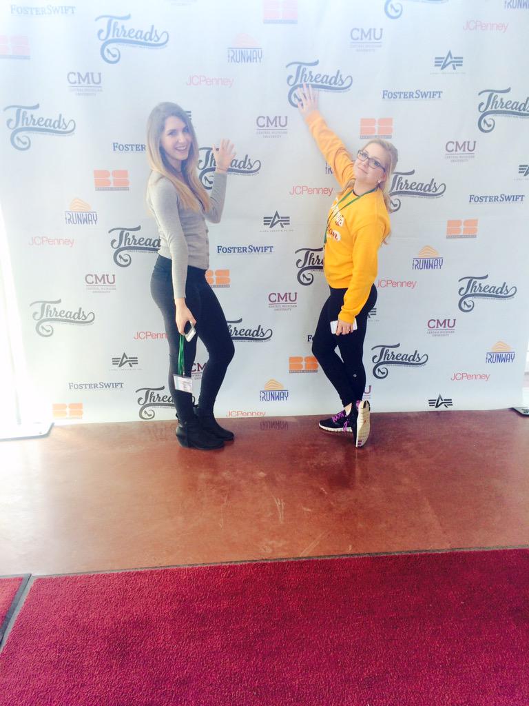 Threads_Cmich's tweet photo. Threads committee members having some fun on the red carpet π #threadsCMU http://t.co/srRf7i1znF