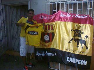 739jaime's tweet photo. #nadabrillamasquebarcelonaamarillotvs el domingo con todo Ivan.,Barcelona grande un solo ídolo tiene el ecuador⚽ http://t.co/NIz4QYGkpf