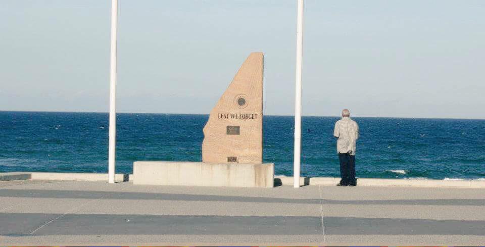 FentonLucy's tweet photo. Happy ANZAC Day to all back home! And all the dawn service goers! #LestWeForget #HeresToMyFirstForeignANZACDay x ���🇺🇳🇿 http://t.co/70Vr1HT3PS