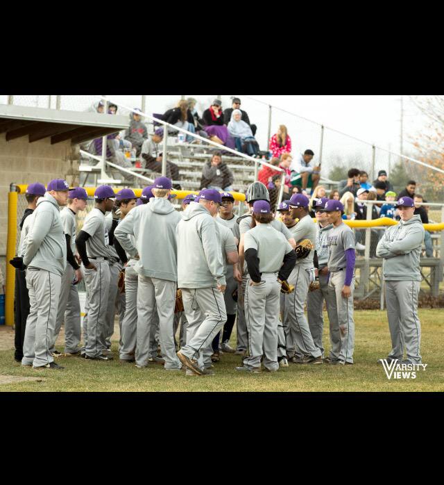 DontreGraves's tweet photo. Come join me and the #BENCHMAHB at 5:30 against Zionsville! http://t.co/0En3masZ8r