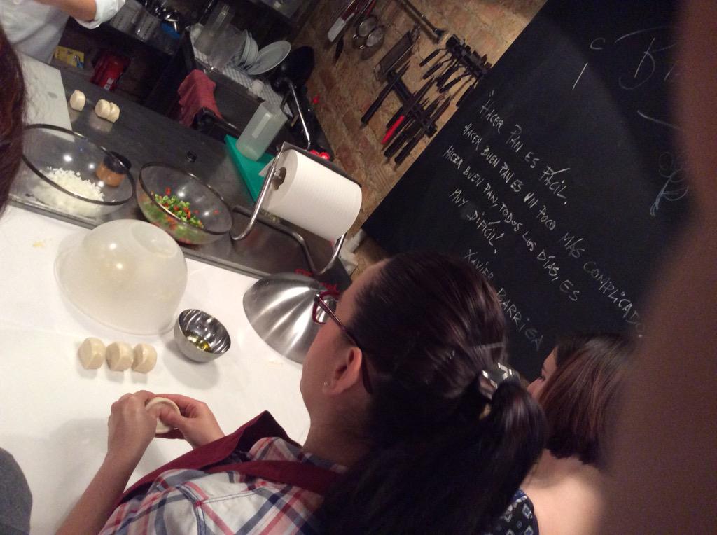 pfppiedra's tweet photo. Qué flipe aprender a hacer Pasteles de carne en @elGastroTaller con @mazon87alex http://t.co/vvKzkZT7Nb