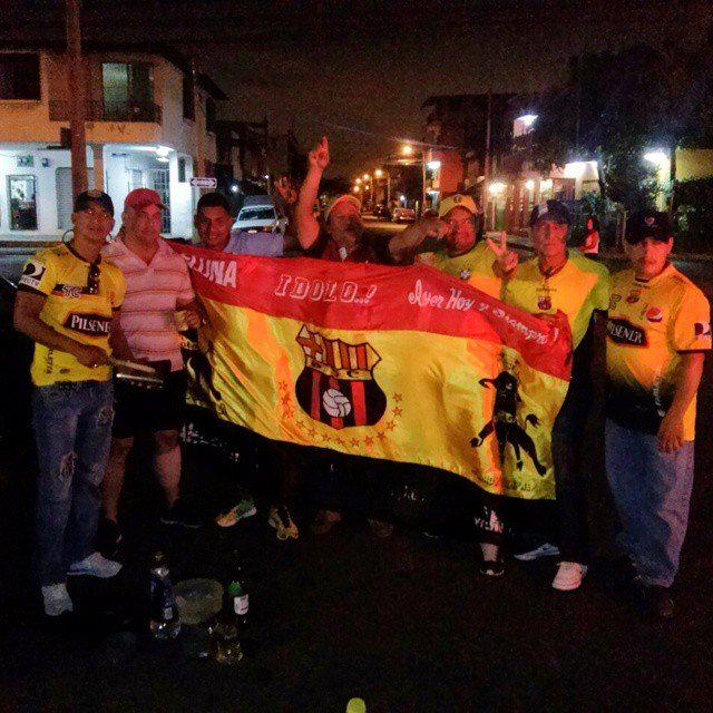 739jaime's tweet photo. #NadaBrillaMasQueBarcelonaTvs este año rumbo a la 15 y el domingo al estadio apoyar al ídolo saludos ivan http://t.co/Klt7X5CmA2