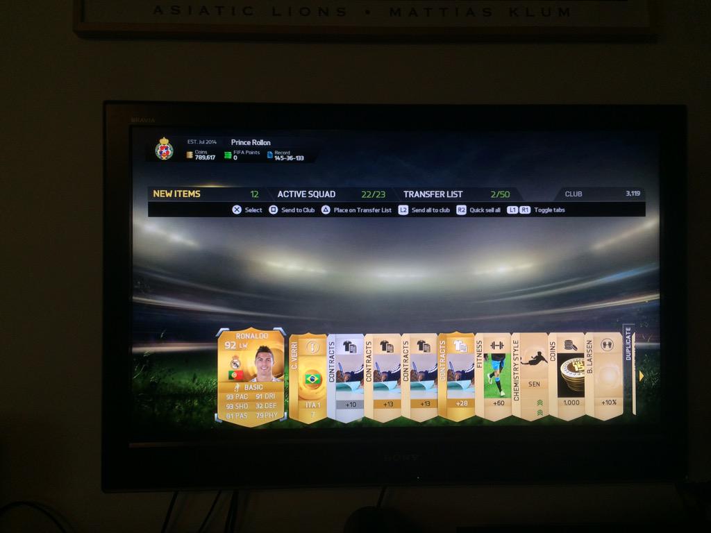 Pack of the day??? <a href="/MattHDGamer/">Matt Craig</a> @EASPORTSFIFA <a href="/LFC/">Liverpool FC</a> @KSIOlajidebt <a href="/bateson87/">bateson87</a> <a href="/NepentheZ/">NepentheZ</a>
