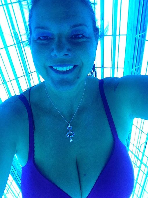 Tanning day http://t.co/x85h4MiDHR<a href="/tag/tbt"class="tags"><span>#tbt</span></a>