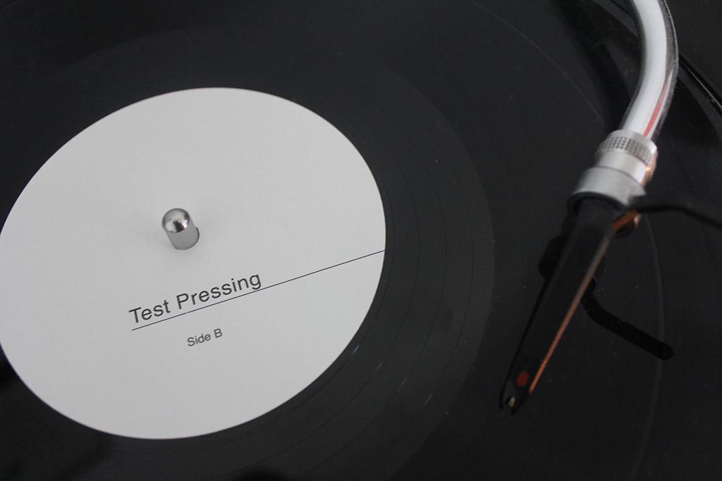 mstrtn's tweet photo. The new #BlackFoxMusic 12“ #vinyl is coming soon including my @Moby remix, @tagtraumer_bfm and more. w/ @BlendHQ. http://t.co/nqw4gpPDwJ