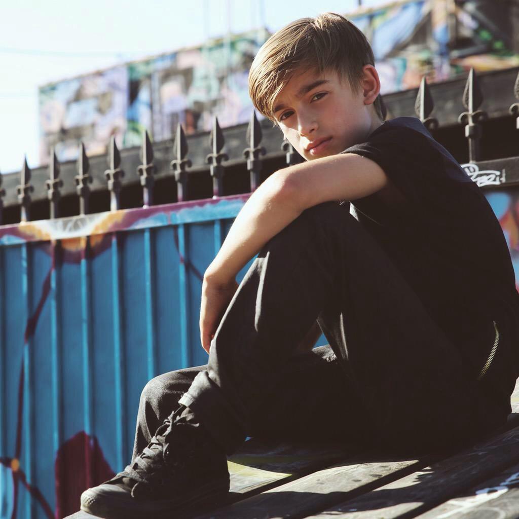 JohnnyOTheBest1's tweet photo. @johnnyosings http://t.co/r4GEhZIMCm