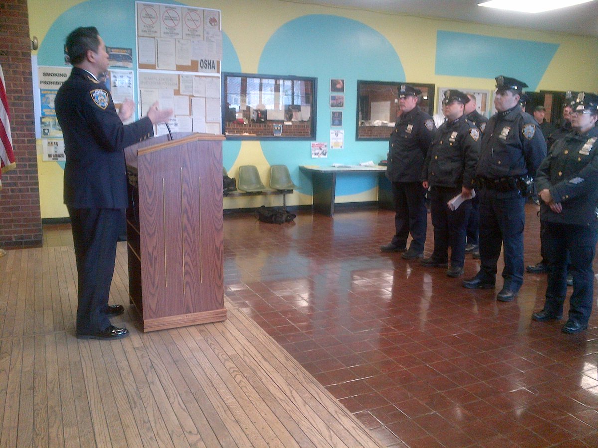 #VisionZero &amp; "Drive Like Your Family Lives Here" today at <a href="/NYPD7Pct/">NYPD 7th Precinct</a> roll call. @transalt <a href="/nyctaxi/">NYC Taxi & Limousine Commission</a> <a href="/NYC_SafeStreets/">Families For Safe Streets</a>